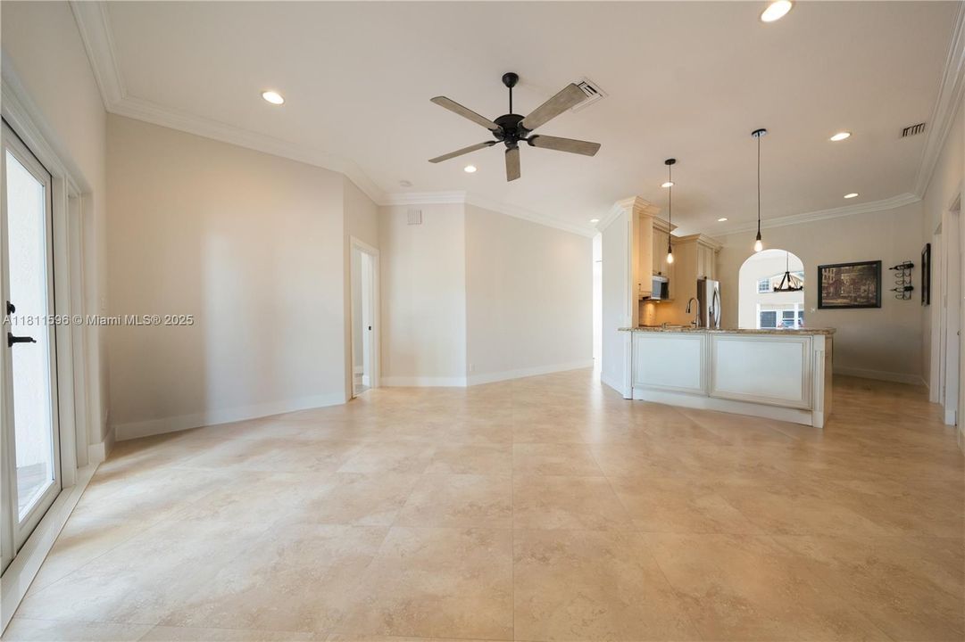 Recently Sold: $929,000 (4 beds, 2 baths, 2276 Square Feet)