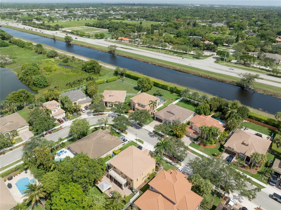 Recently Sold: $929,000 (4 beds, 2 baths, 2276 Square Feet)