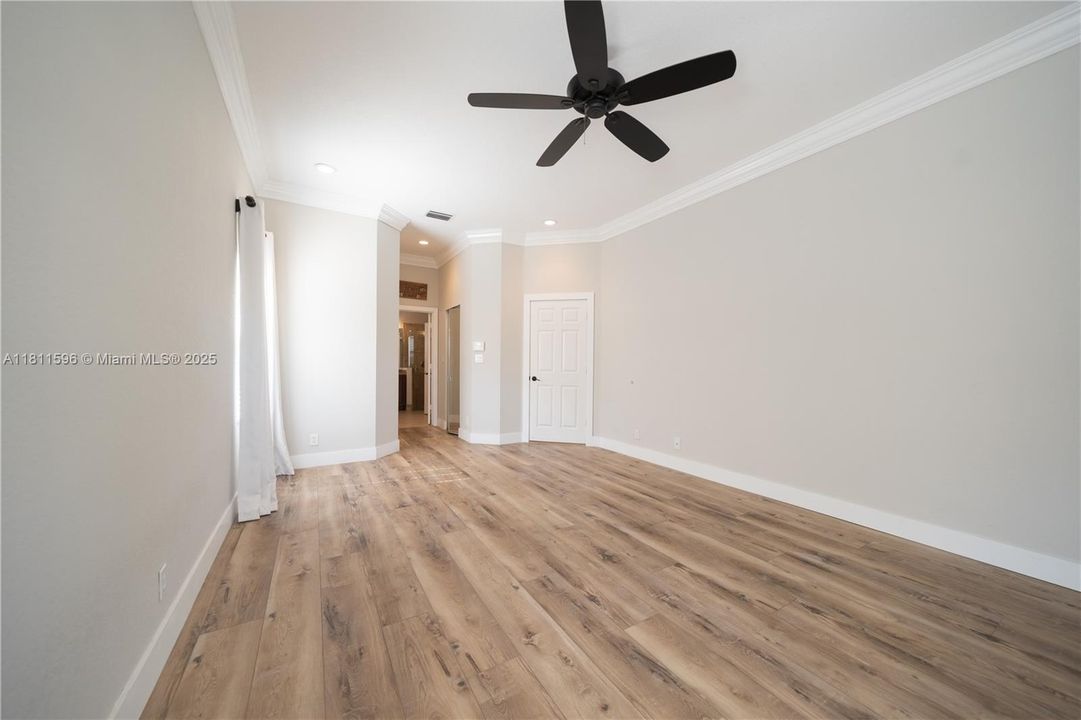 Recently Sold: $929,000 (4 beds, 2 baths, 2276 Square Feet)