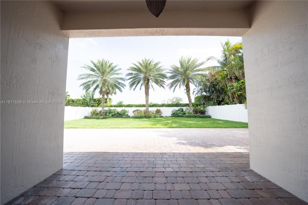 Recently Sold: $929,000 (4 beds, 2 baths, 2276 Square Feet)