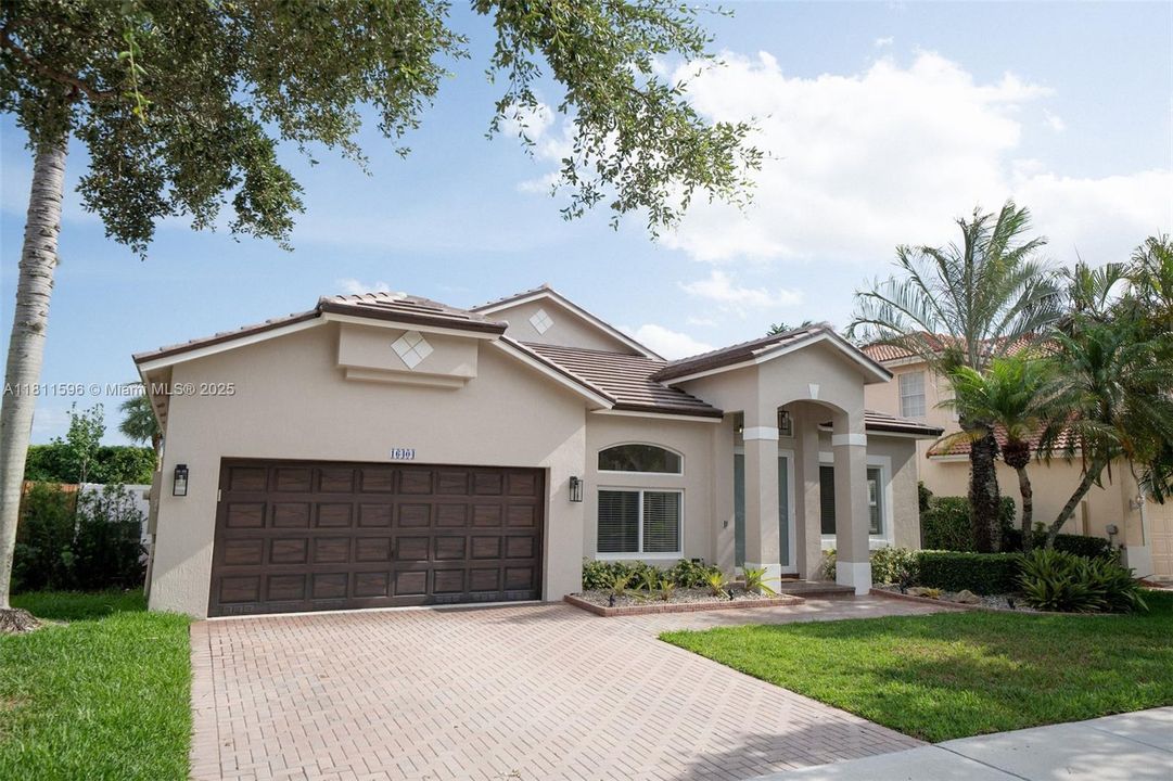 Recently Sold: $929,000 (4 beds, 2 baths, 2276 Square Feet)