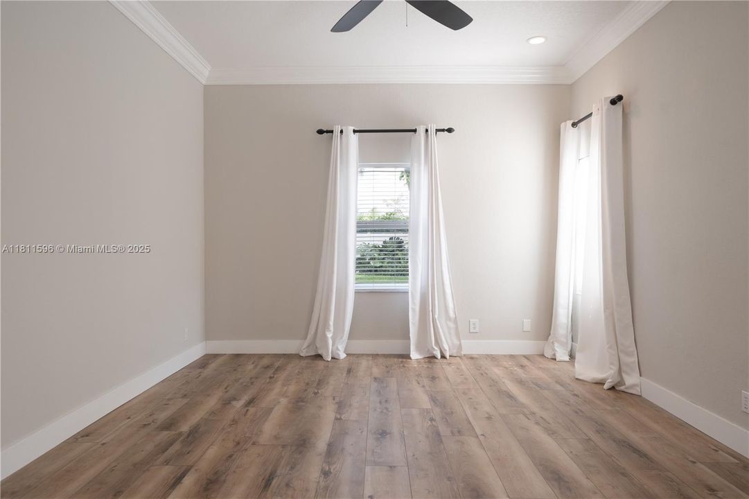 Recently Sold: $929,000 (4 beds, 2 baths, 2276 Square Feet)