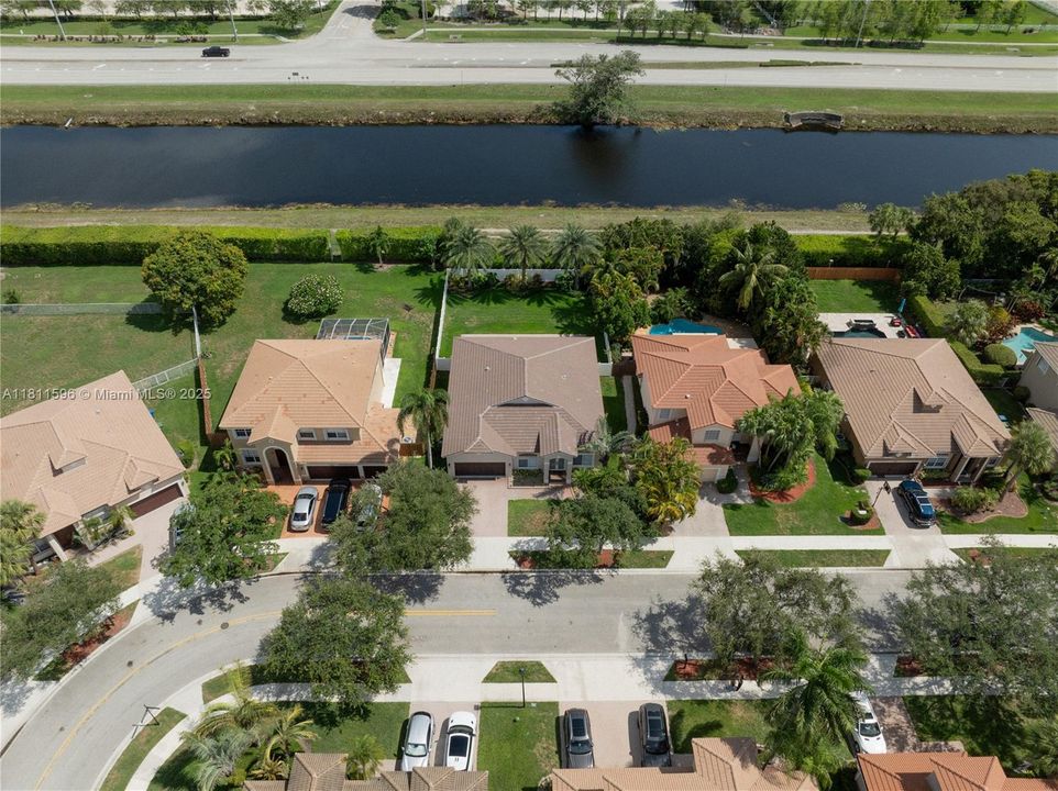 Recently Sold: $929,000 (4 beds, 2 baths, 2276 Square Feet)