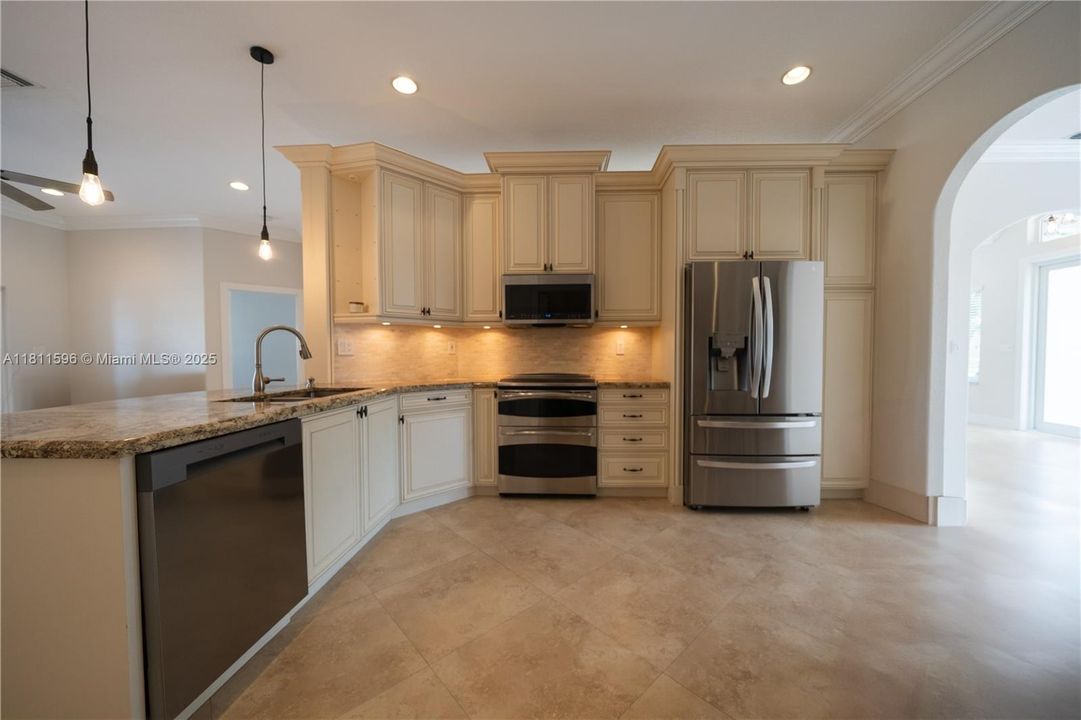 Recently Sold: $929,000 (4 beds, 2 baths, 2276 Square Feet)