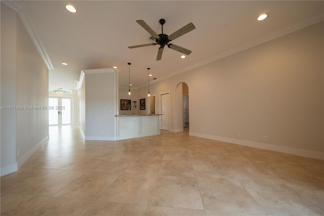 Recently Sold: $929,000 (4 beds, 2 baths, 2276 Square Feet)