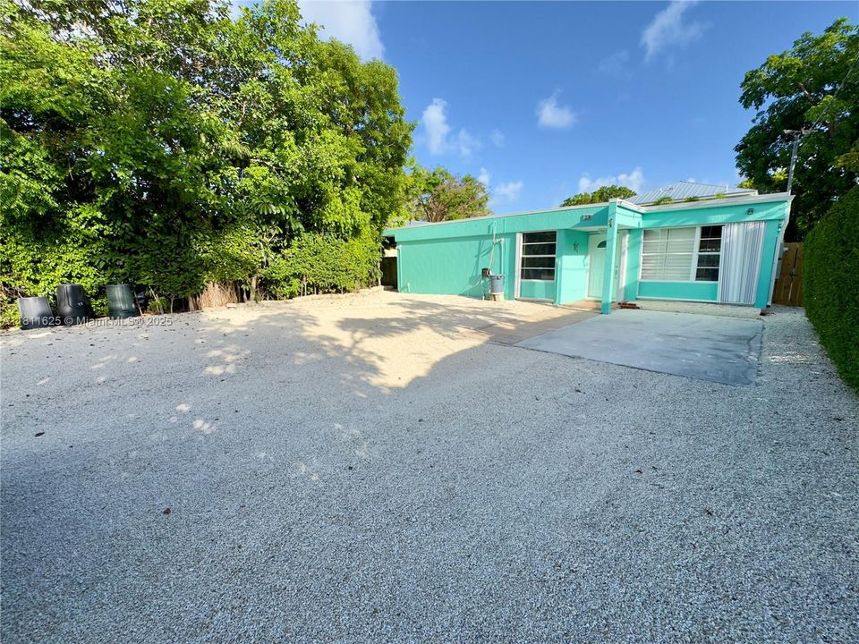 Recently Rented: $3,100 (3 beds, 1 baths, 1130 Square Feet)