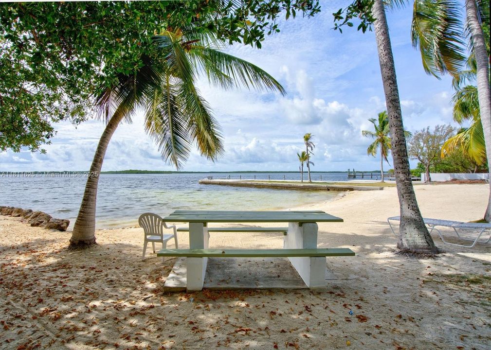 Recently Rented: $3,100 (3 beds, 1 baths, 1130 Square Feet)