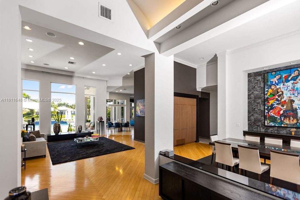 待售: $3,900,000 (5 贝兹, 5 浴室, 4703 平方英尺)