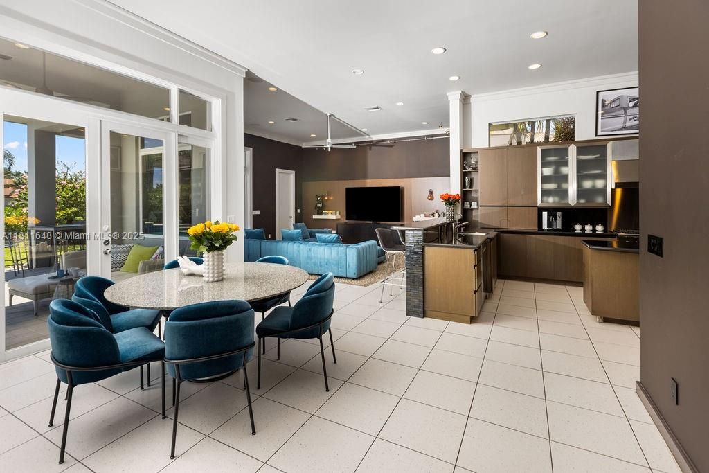 待售: $3,900,000 (5 贝兹, 5 浴室, 4703 平方英尺)