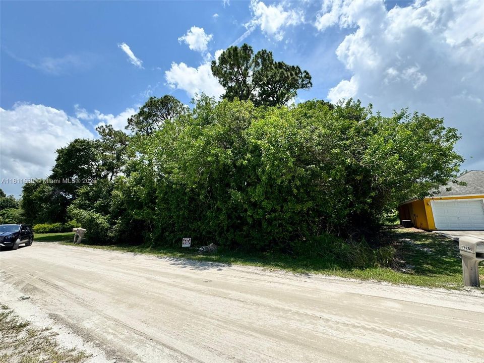 For Sale: $32,000 (0.12 acres)