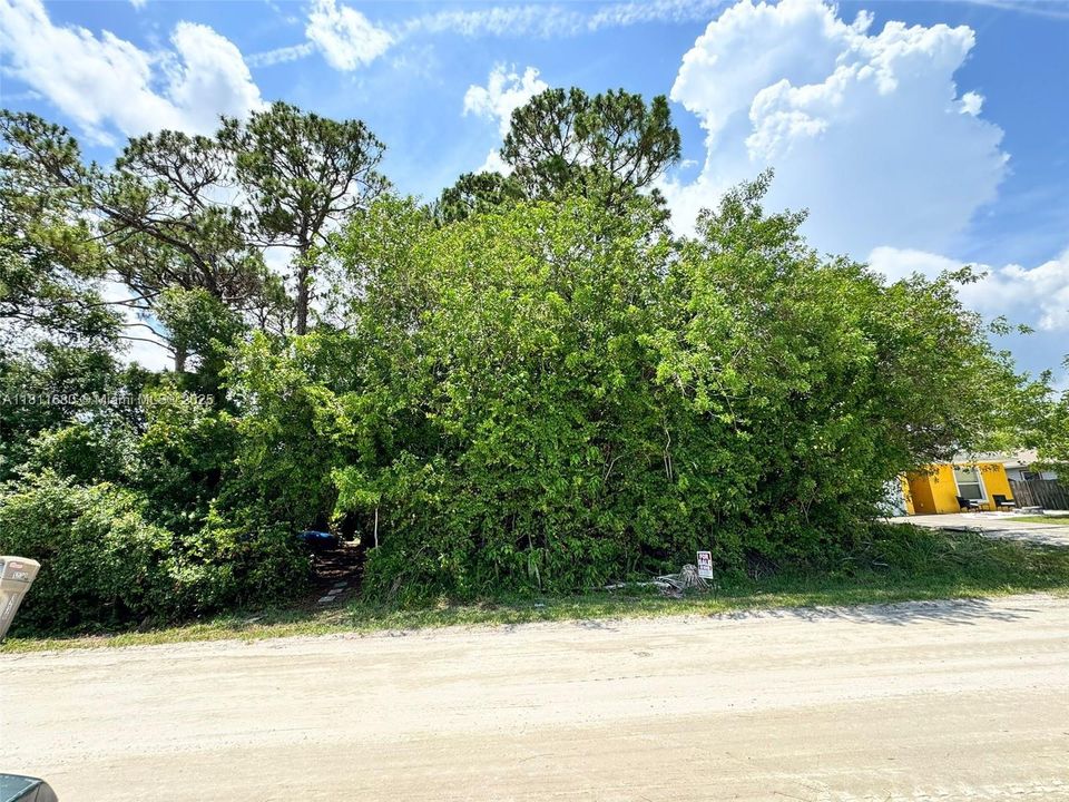 For Sale: $32,000 (0.12 acres)