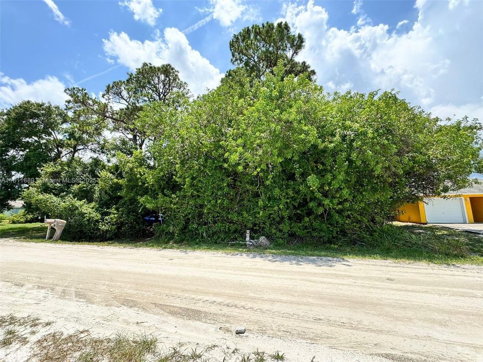 For Sale: $32,000 (0.12 acres)