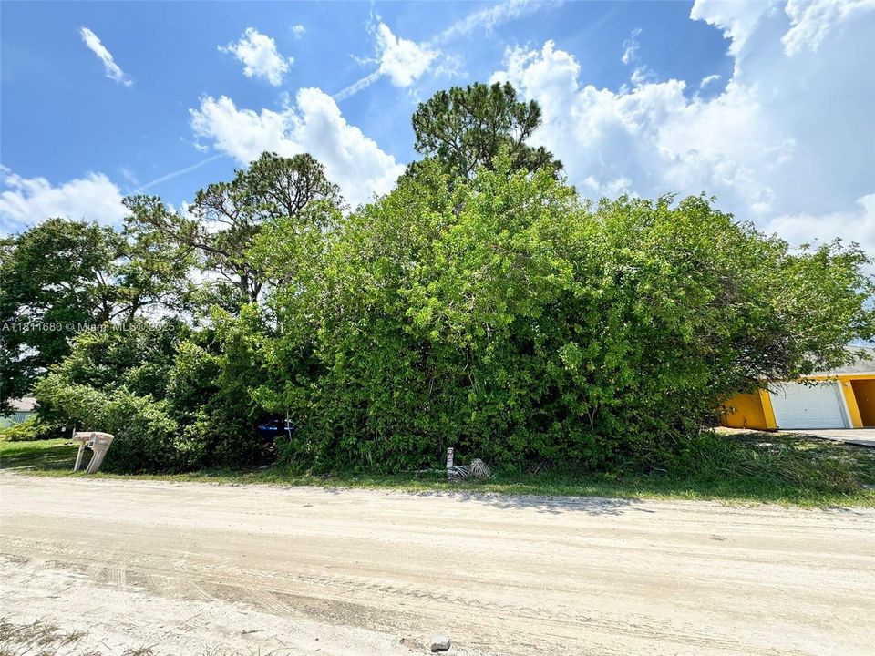 For Sale: $32,000 (0.12 acres)