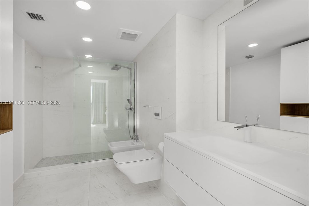 En Venta: $439,000 (1 camas, 2 baños, 1042 Pies cuadrados)