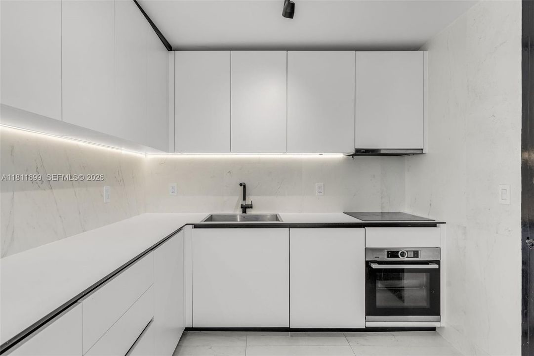 En Venta: $439,000 (1 camas, 2 baños, 1042 Pies cuadrados)
