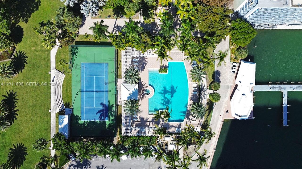 En Venta: $439,000 (1 camas, 2 baños, 1042 Pies cuadrados)