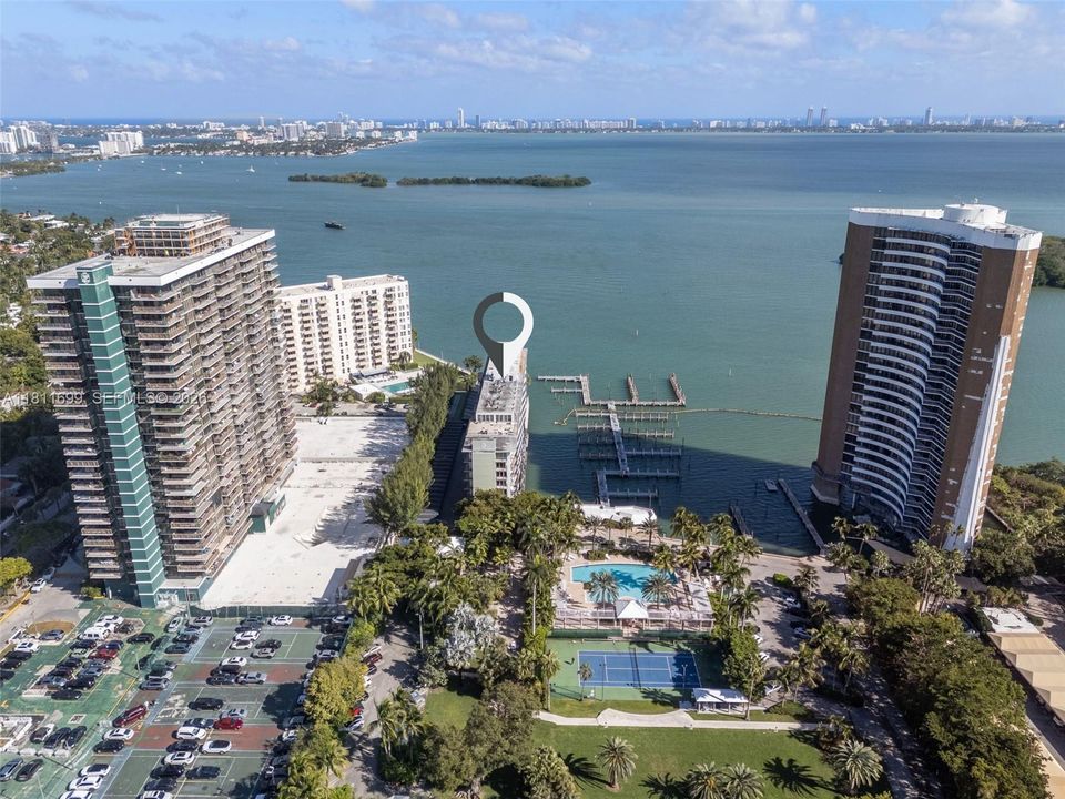En Venta: $439,000 (1 camas, 2 baños, 1042 Pies cuadrados)