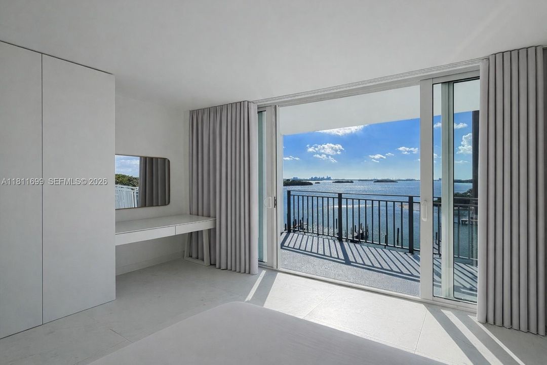 En Venta: $439,000 (1 camas, 2 baños, 1042 Pies cuadrados)