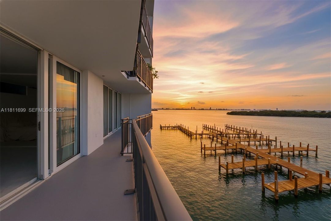 En Venta: $439,000 (1 camas, 2 baños, 1042 Pies cuadrados)
