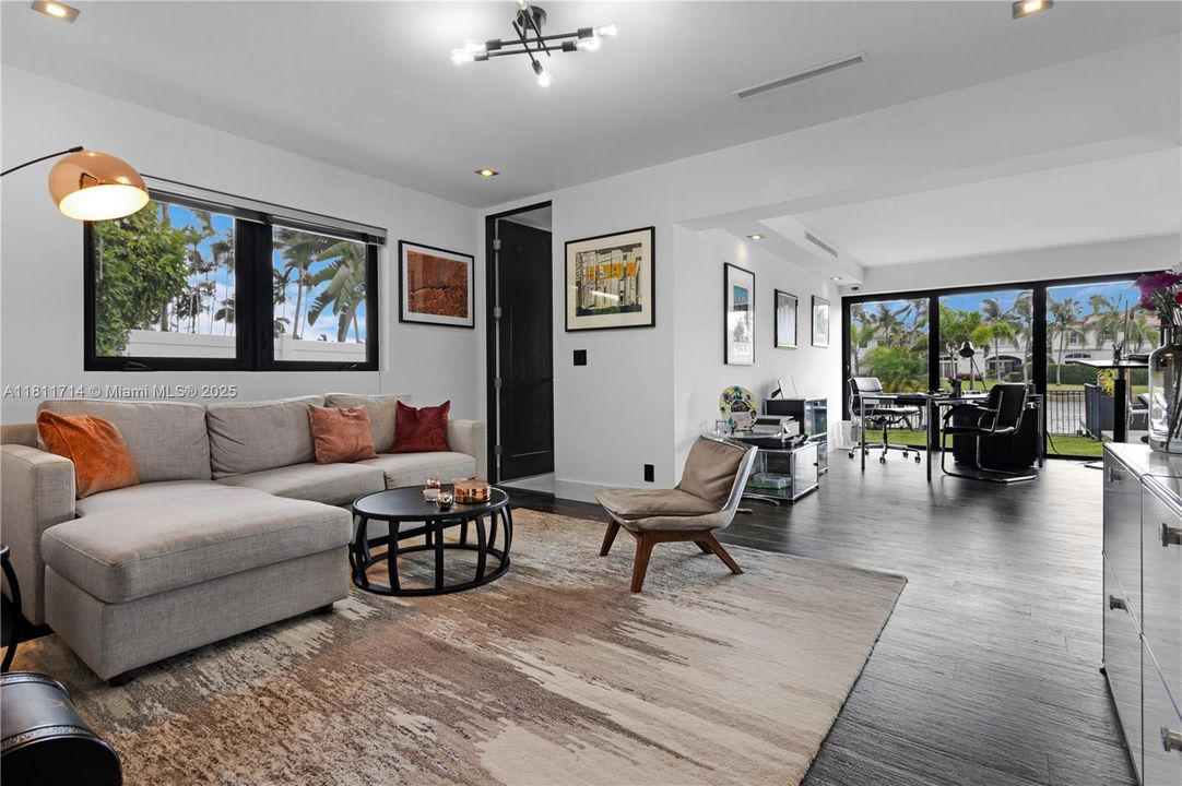 For Sale: $4,750,000 (6 beds, 7 baths, 5431 Square Feet)