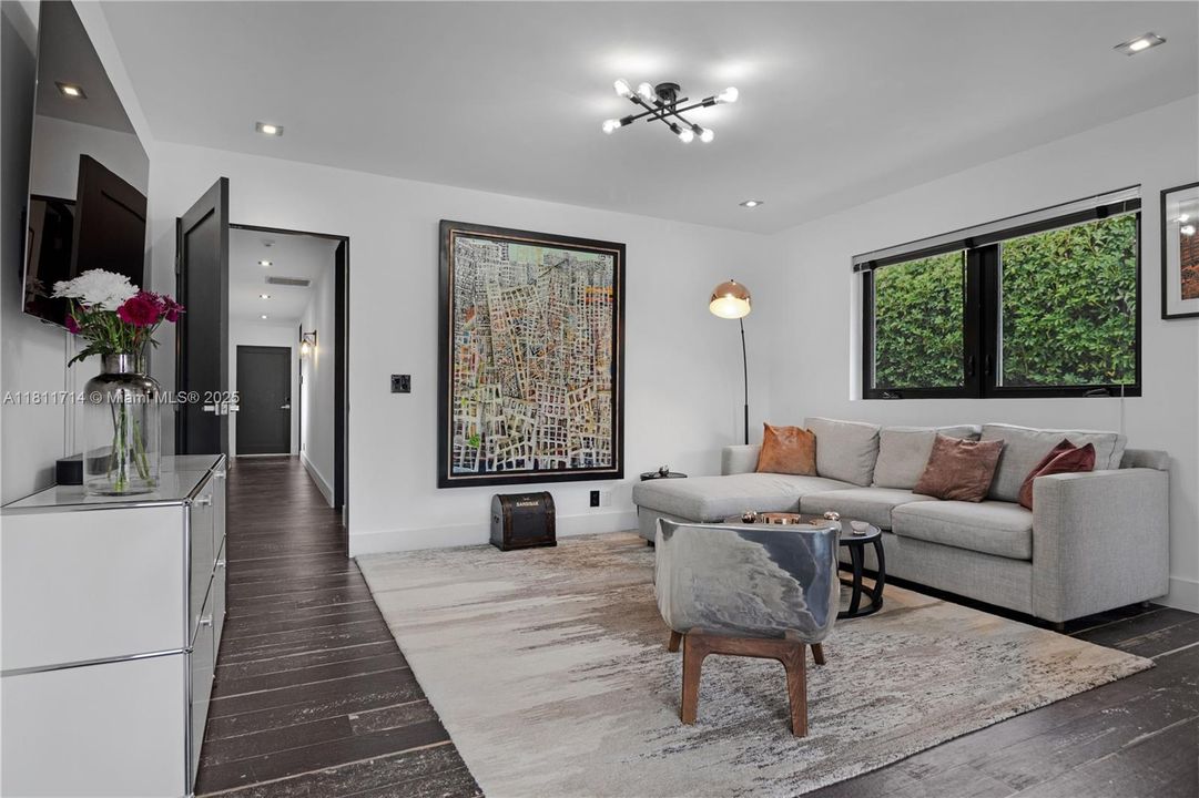 For Sale: $4,750,000 (6 beds, 7 baths, 5431 Square Feet)