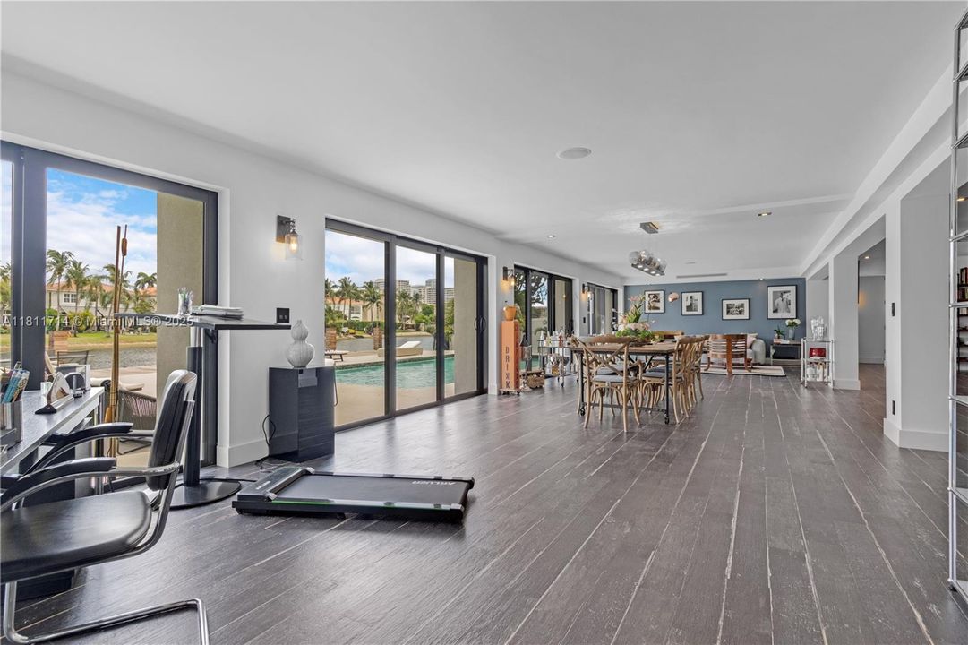 For Sale: $4,750,000 (6 beds, 7 baths, 5431 Square Feet)
