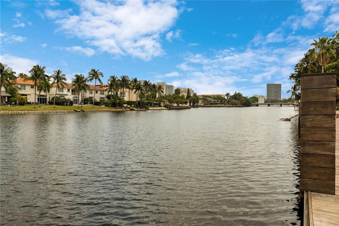 For Sale: $4,750,000 (6 beds, 7 baths, 5431 Square Feet)