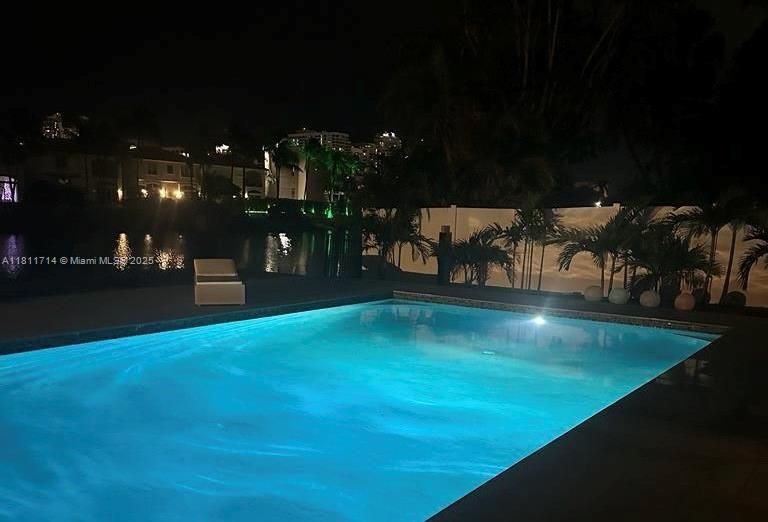 For Sale: $4,750,000 (6 beds, 7 baths, 5431 Square Feet)
