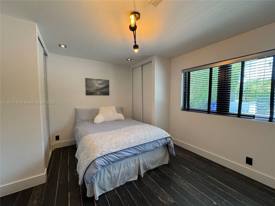 For Sale: $4,750,000 (6 beds, 7 baths, 5431 Square Feet)
