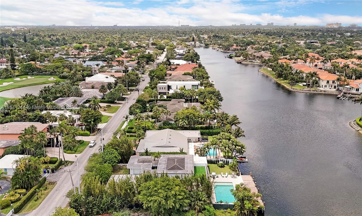 For Sale: $4,750,000 (6 beds, 7 baths, 5431 Square Feet)