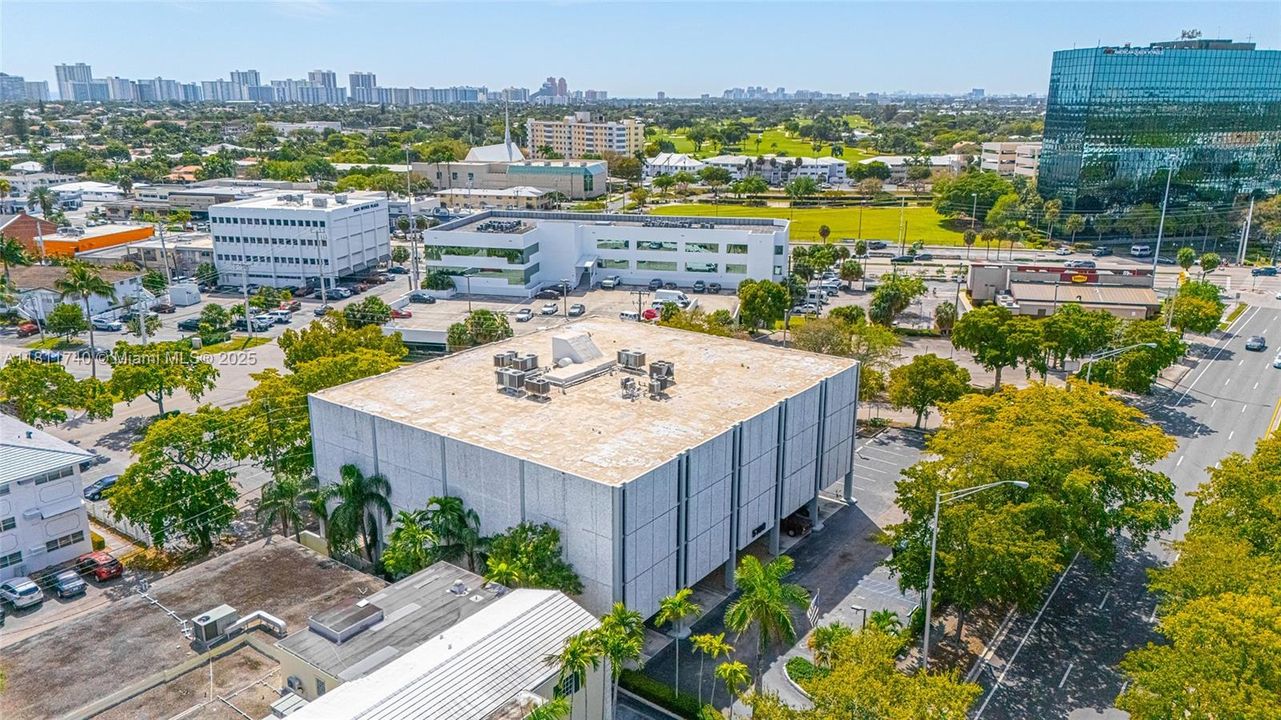 Недавно продано: $7,200,000 (0 спален, 0 ванн, 0 Квадратных фут)