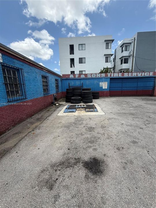 Recently Rented: $4,000 (0 beds, 0 baths, 0 Square Feet)