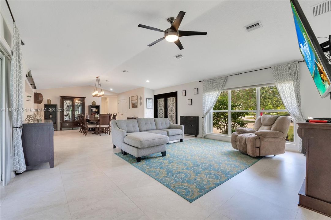 Recently Rented: $4,900 (4 beds, 2 baths, 2900 Square Feet)