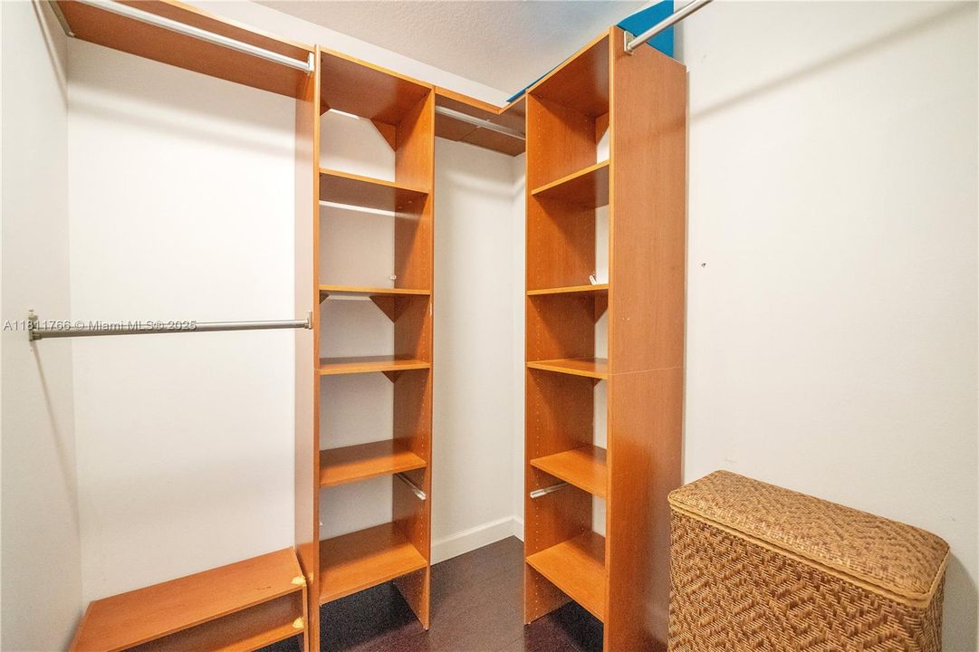 Recently Rented: $4,900 (4 beds, 2 baths, 2900 Square Feet)