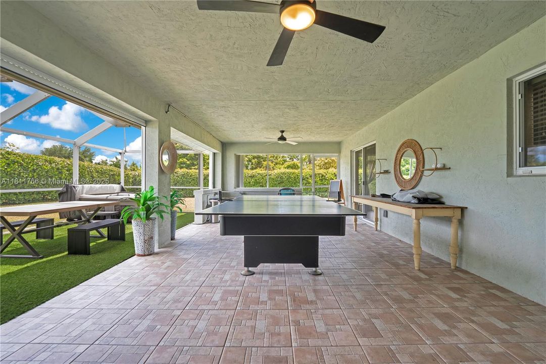 Recently Rented: $4,900 (4 beds, 2 baths, 2900 Square Feet)