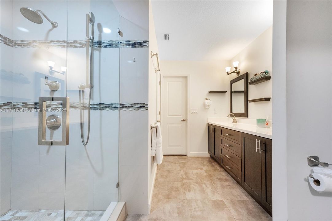 Recently Rented: $4,900 (4 beds, 2 baths, 2900 Square Feet)