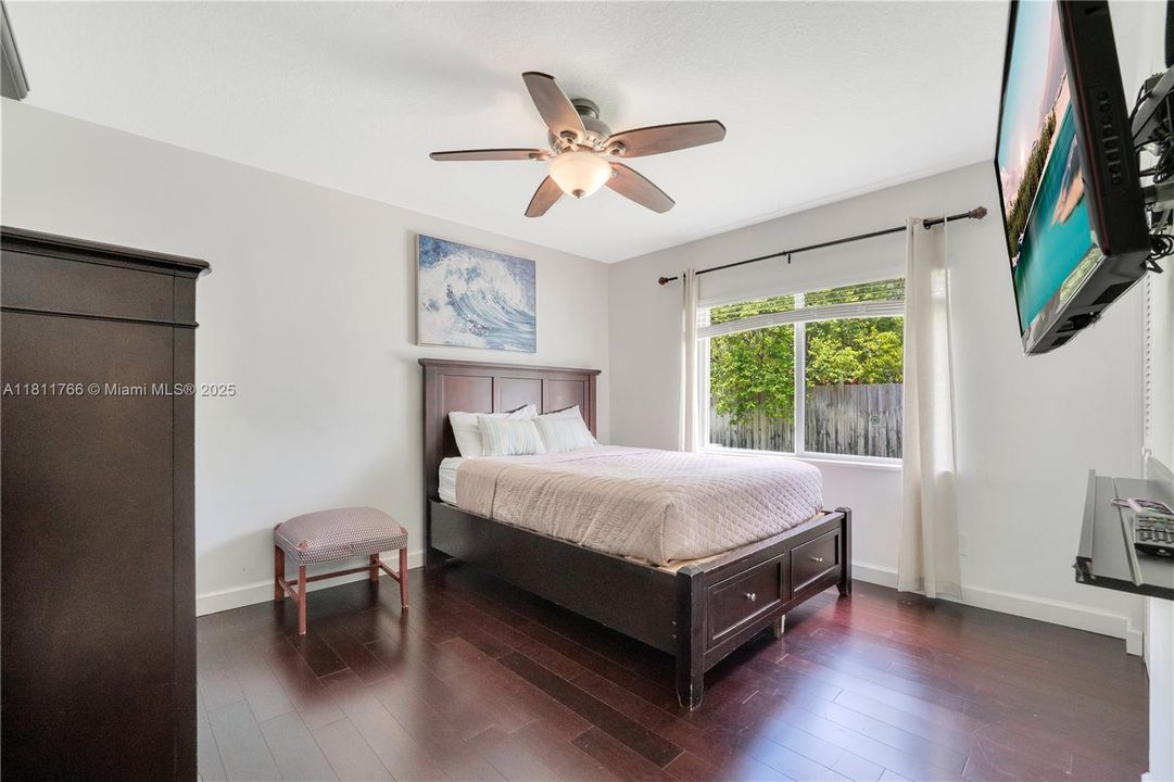 Recently Rented: $4,900 (4 beds, 2 baths, 2900 Square Feet)