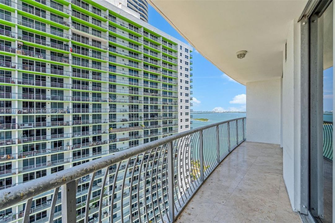 待售: $279,900 (1 贝兹, 1 浴室, 825 平方英尺)