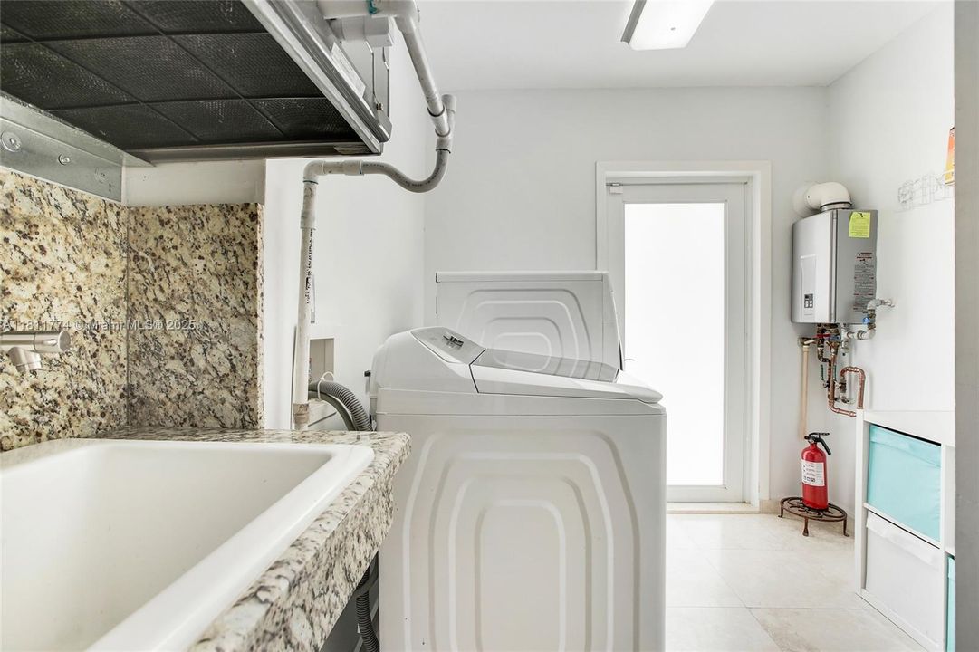 Active With Contract: $7,950 (4 beds, 3 baths, 2646 Square Feet)