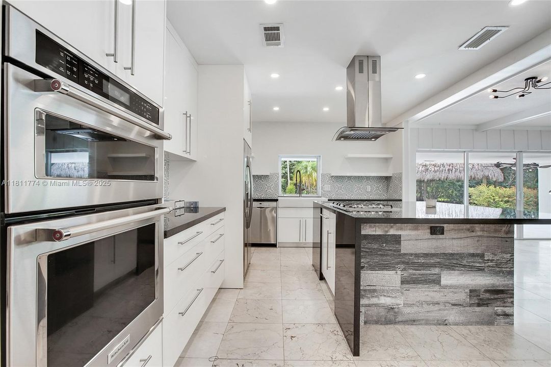 Propane stove, modern appliances