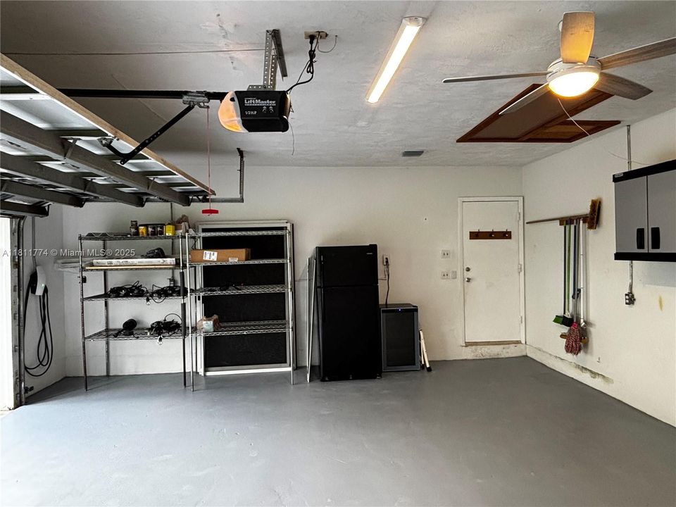 Active With Contract: $7,950 (4 beds, 3 baths, 2646 Square Feet)