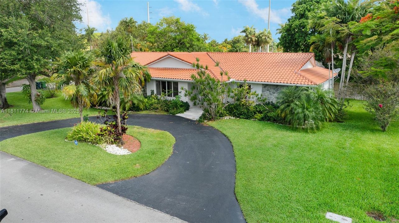 Active With Contract: $7,950 (4 beds, 3 baths, 2646 Square Feet)