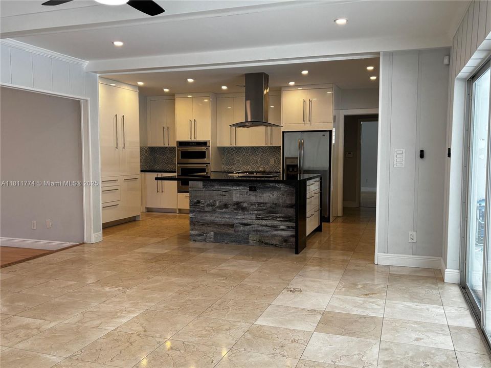 Active With Contract: $7,950 (4 beds, 3 baths, 2646 Square Feet)