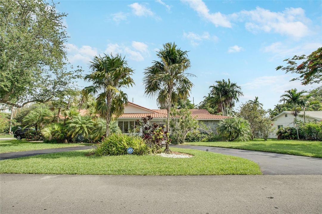 Active With Contract: $7,950 (4 beds, 3 baths, 2646 Square Feet)