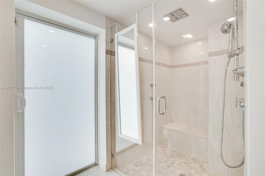 Active With Contract: $7,950 (4 beds, 3 baths, 2646 Square Feet)