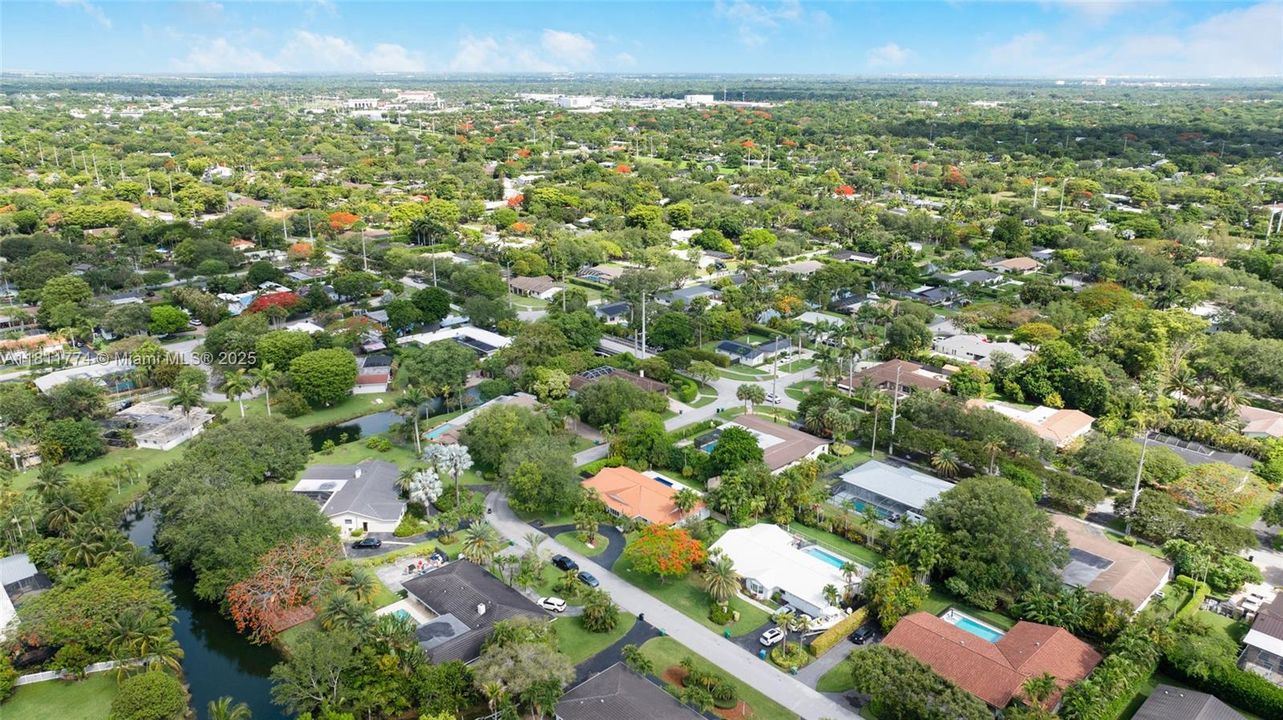 Active With Contract: $7,950 (4 beds, 3 baths, 2646 Square Feet)