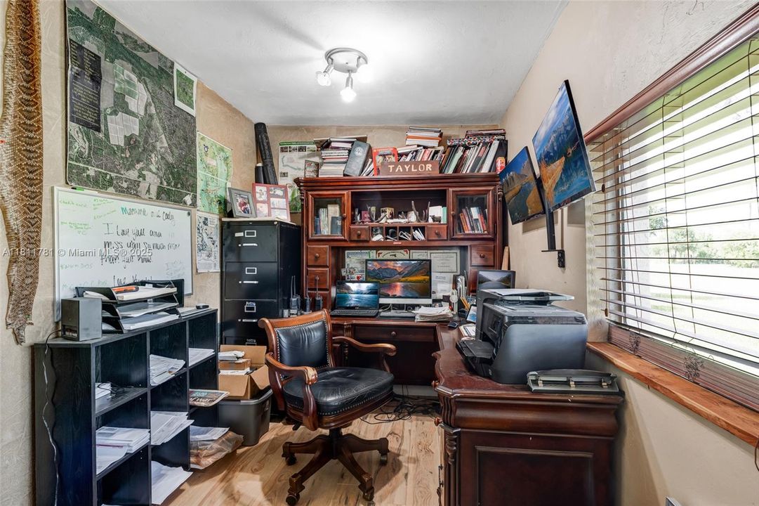 待售: $625,000 (4 贝兹, 3 浴室, 0 平方英尺)