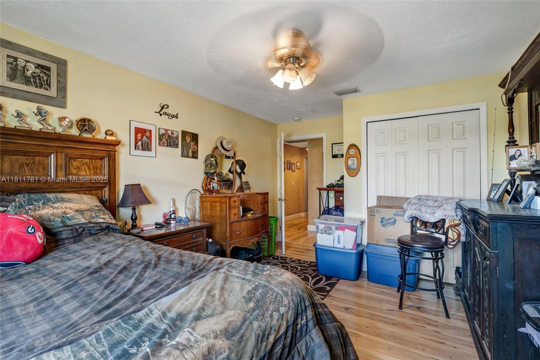 待售: $625,000 (4 贝兹, 3 浴室, 0 平方英尺)