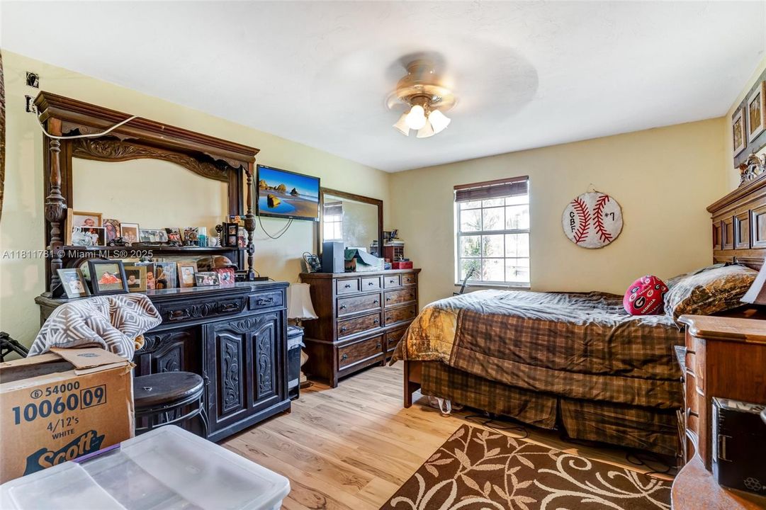 待售: $625,000 (4 贝兹, 3 浴室, 0 平方英尺)