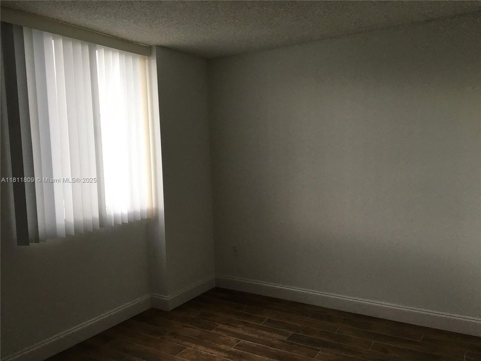 待售: $350,000 (2 贝兹, 2 浴室, 914 平方英尺)